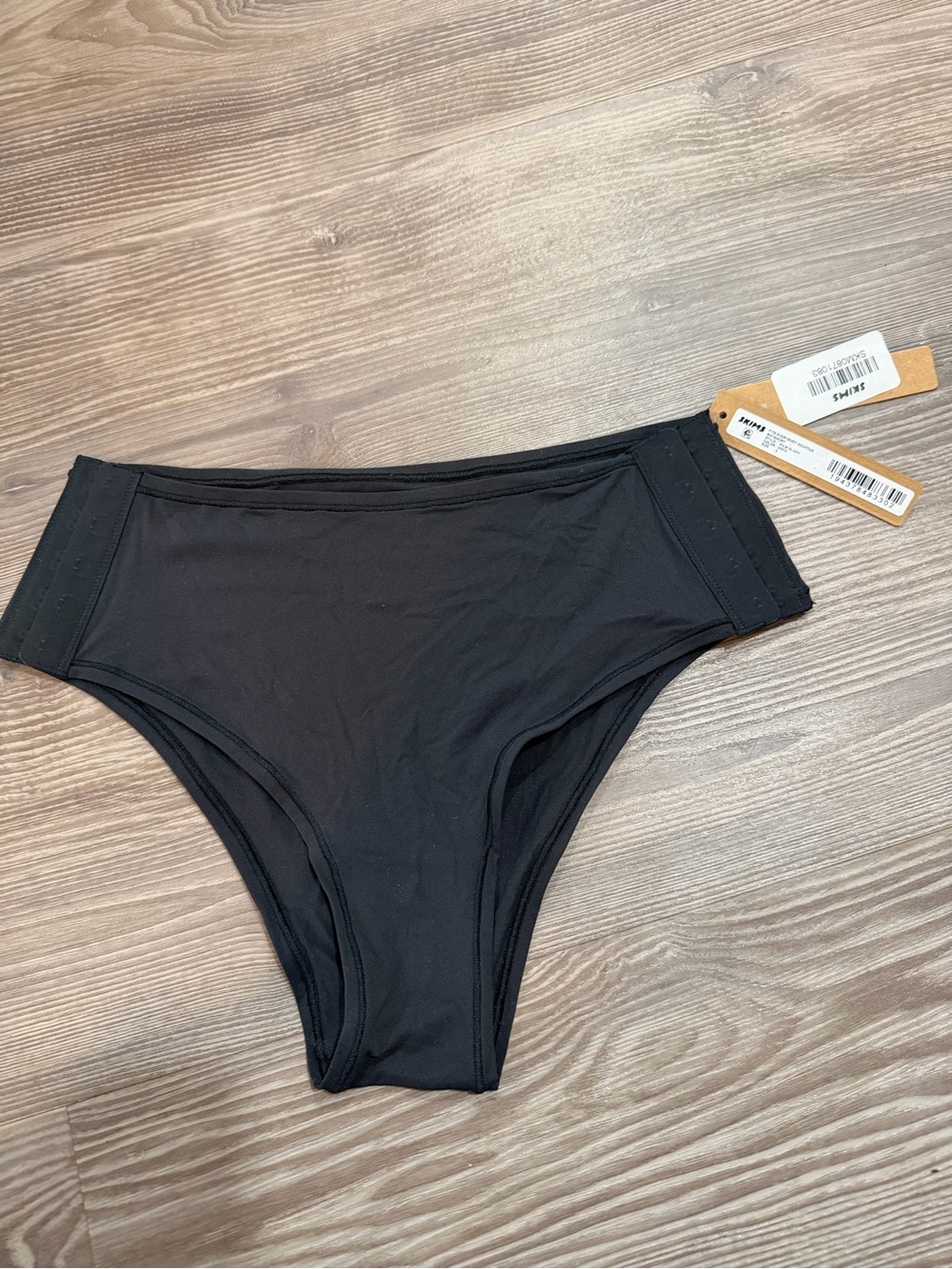 SKIMS Black boyshort adaptive underwear
